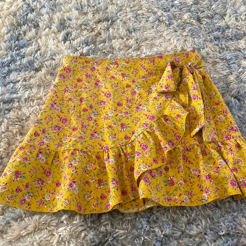 Trendy floral wrap skirt